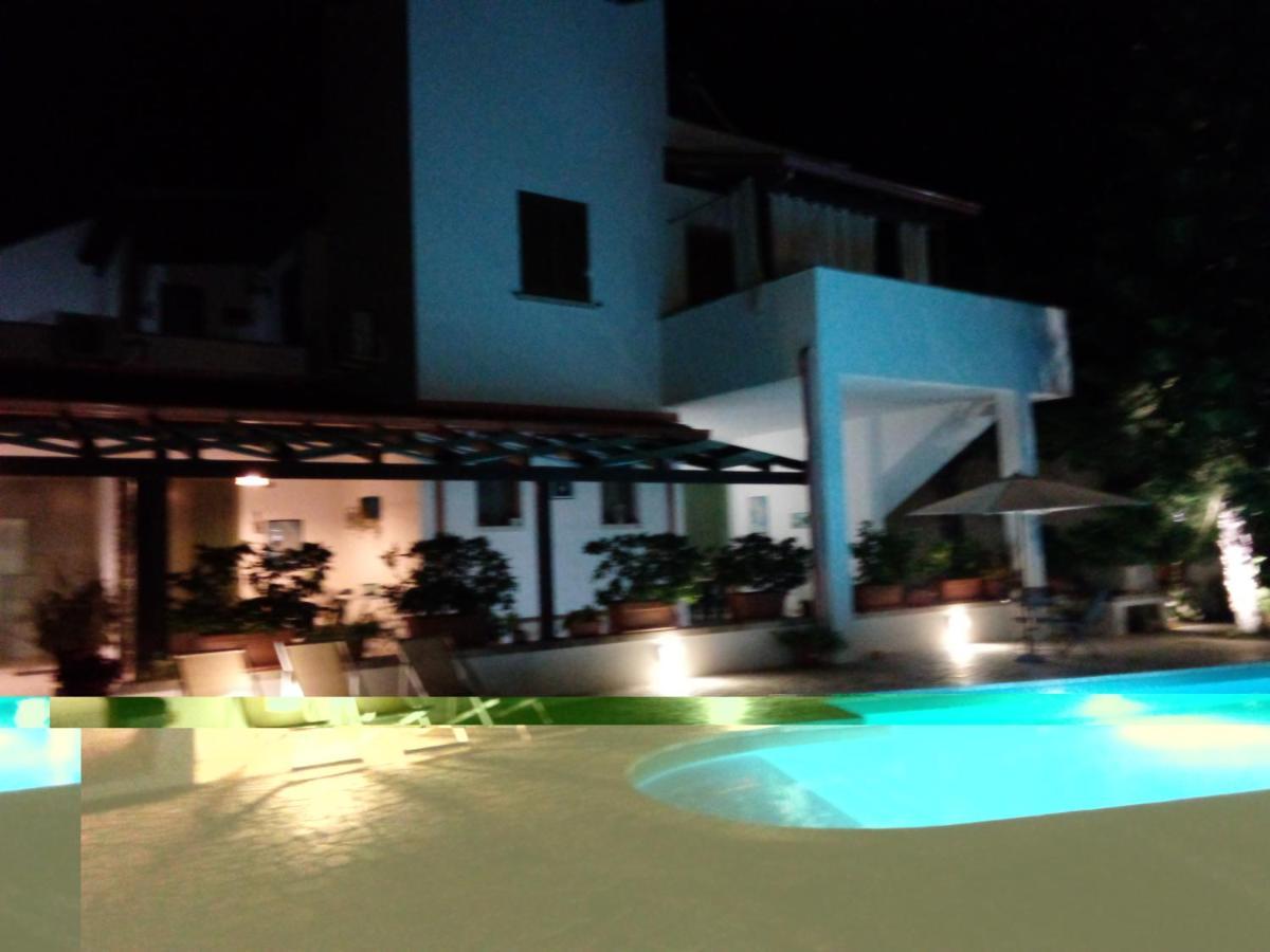 Casa Vacanza Augusto Уджано-ла-Кьеза Экстерьер фото
