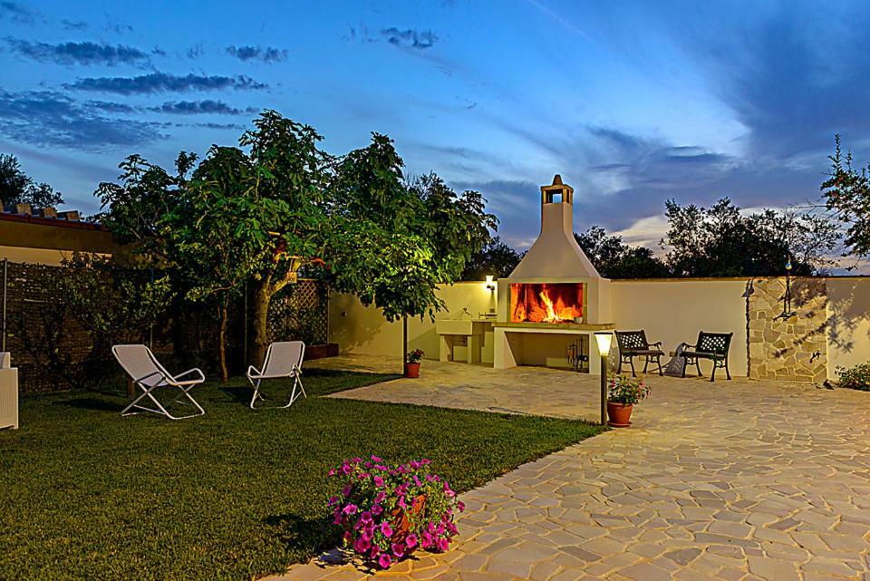 Casa Vacanza Augusto Уджано-ла-Кьеза Экстерьер фото